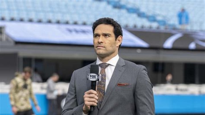 Who is Mark Sanchez's wife, Perry Mattfeld? FirstSportz