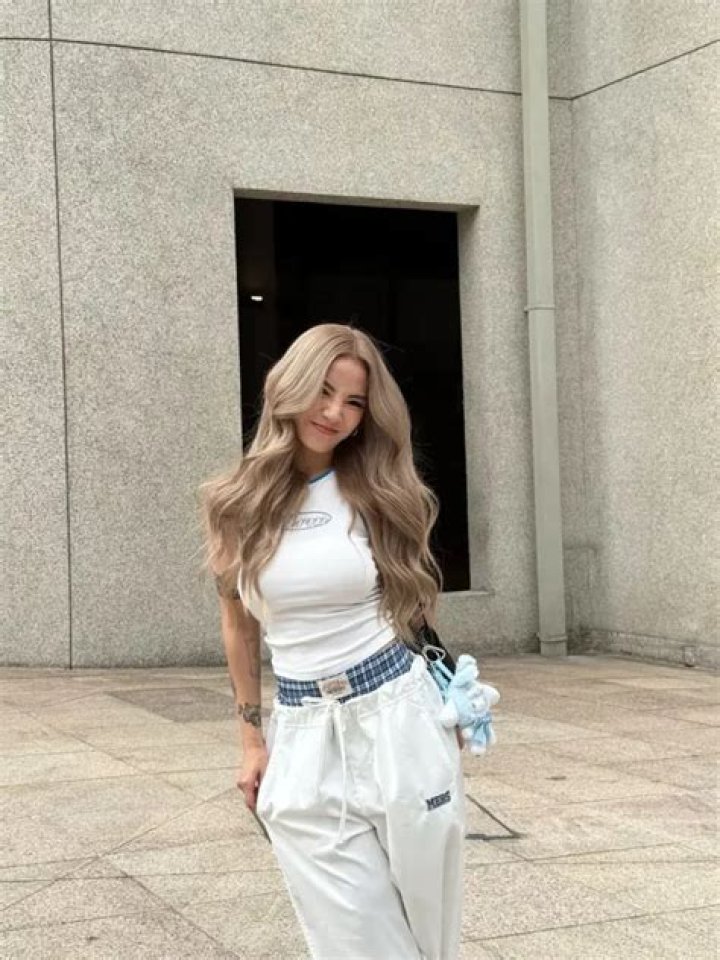 Who is Naomi Neo's Husband? Wiki, Family, Height, Career, Age, Net