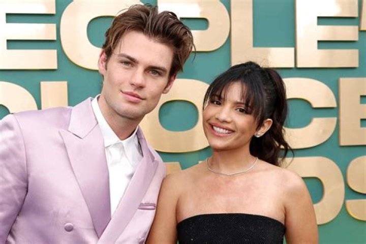 Who is Noah GrayCabey? Height, age, wife, movies, TV shows, profiles