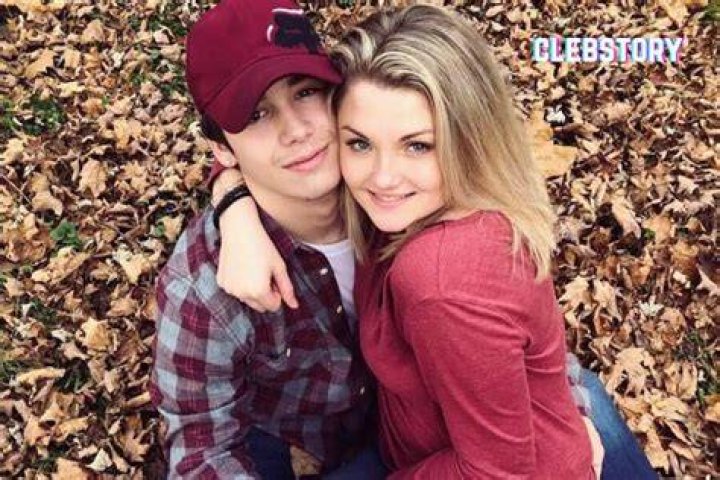 Who Is Noah Thompson Married To? Everything About American Idol 2022