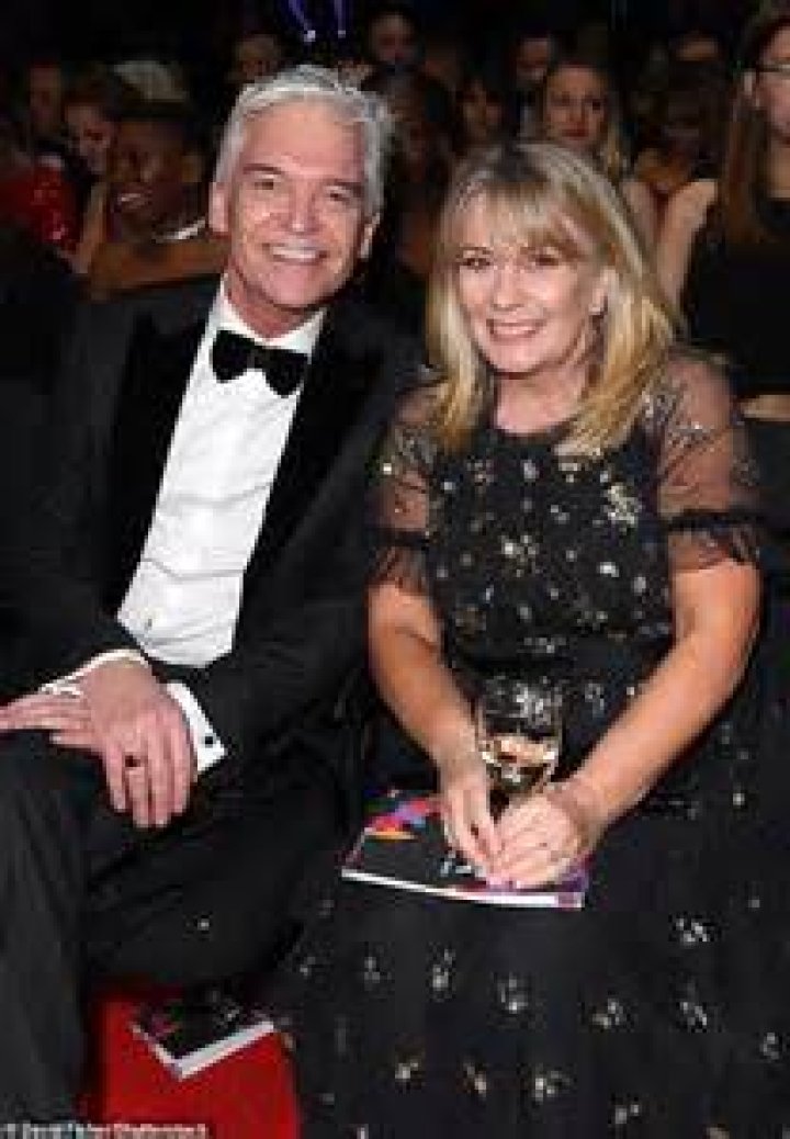 Who is Phillip Schofield Wife? Bio, Age, Net Worth