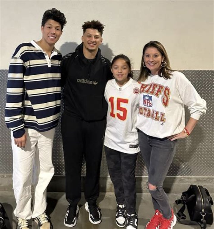 Who is Randi Martin? Who is she to Patrick Mahomes?