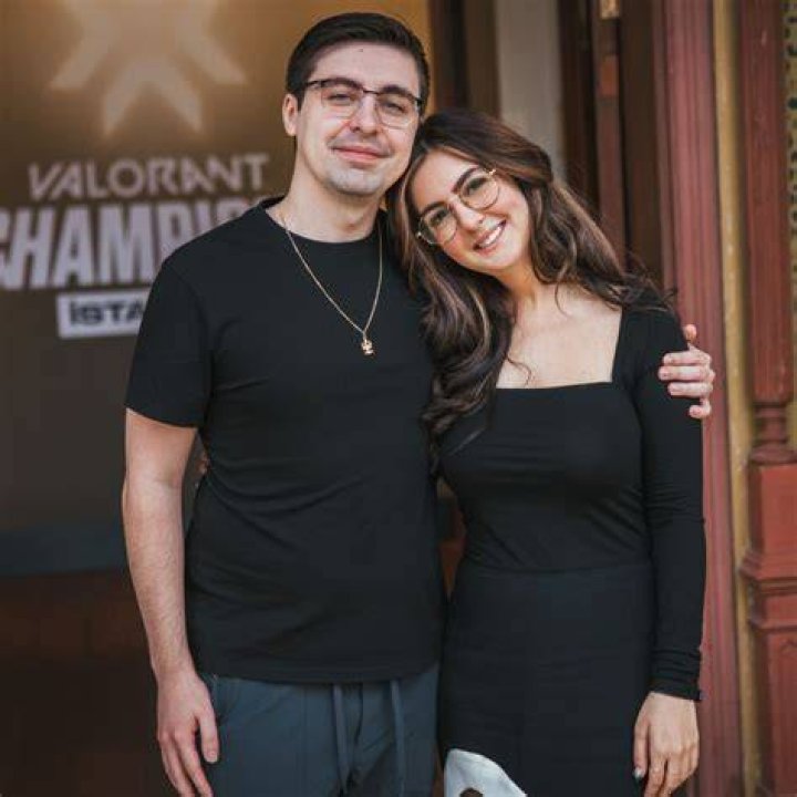 Who Is Shroud Girlfriend? Here’s What You Need To Know