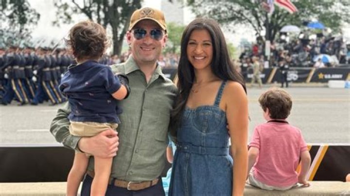 Who is Stephen father of Alexis &Aacute;vila's baby? Condotel Education