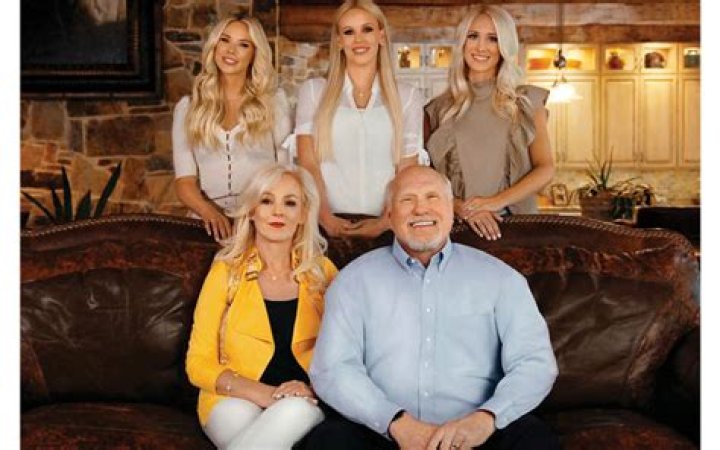 Who is Terry Bradshaw's wife, and how many children do they have? The
