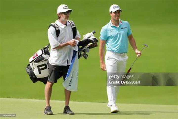 Who is Viktor Hovland caddie Shay Knight? Wiki, age, nationality