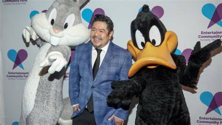Who plays the duck in Chicken Little?