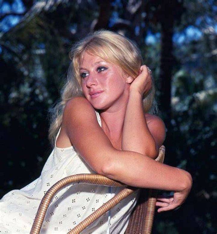 Whoa young helen mirren looks awesome! Helen Miriam Pinterest