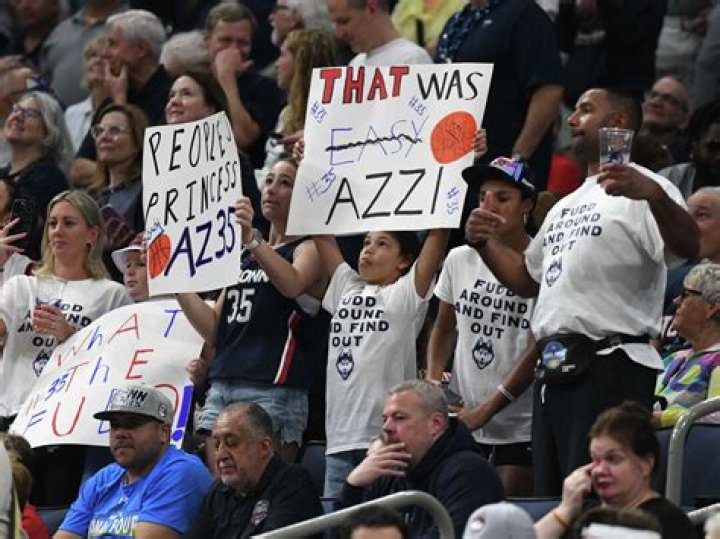 Why Azzi Fudd's parents travel to every UConn women's basketball game