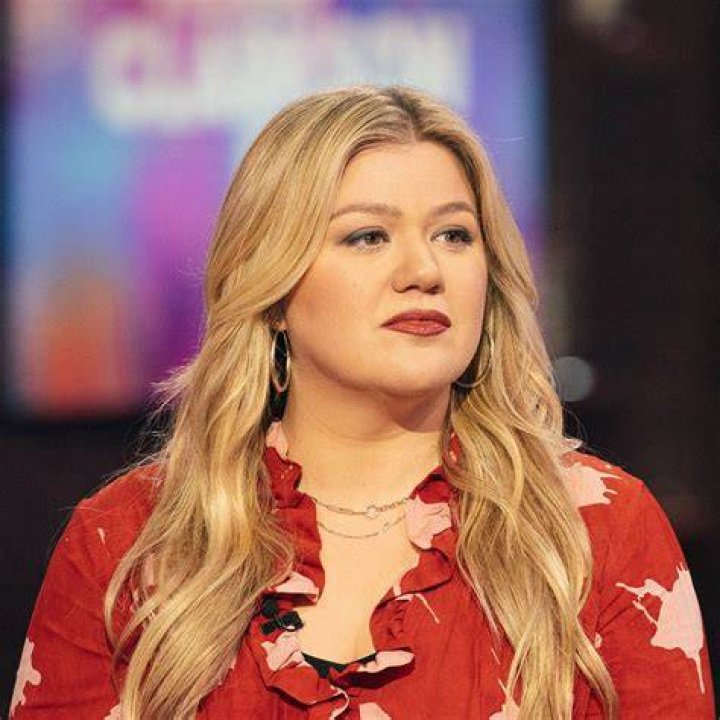 Why Kelly Clarkson is worried about her son [VIDEO]