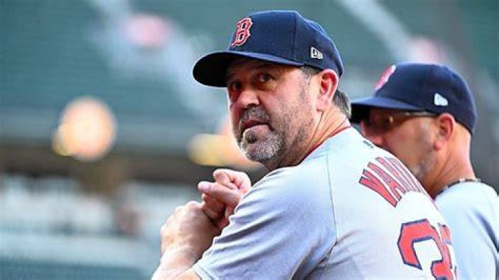 Wife of Red Sox's Varitek says Yankees fan spit on her daughter
