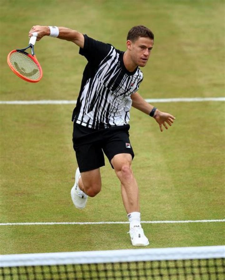 Wimbledon Diego Schwartzman's GF, Eugenia De Martino, wows