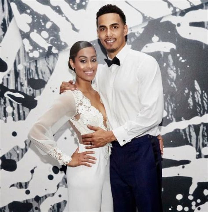 WNBA Skylar Diggins Marries Longtime Boyfriend Over the Weekend (Pics