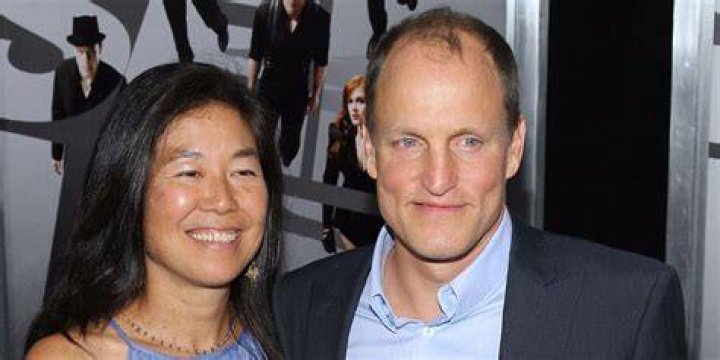 Woody Harrelson got married for just 500 Business Insider