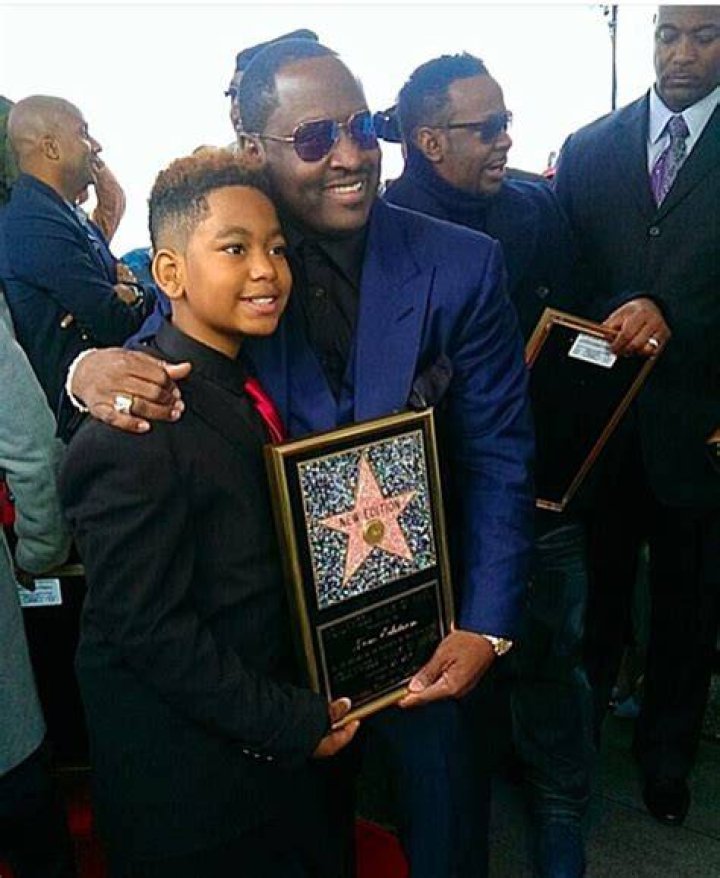 WOW...JOHNNY GILL AND HIS SON AT THE HOLLYWOOD STAR CEREMONY Johnny