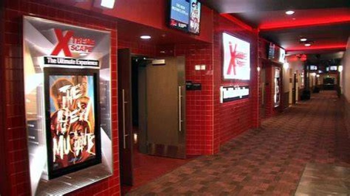 Xscape movie theater opens in Jeffersonville News
