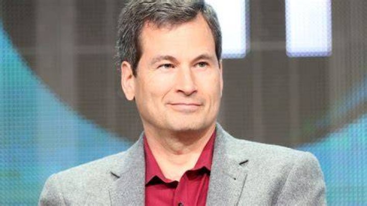 Yahoo poaches New York Times' tech columnist David Pogue