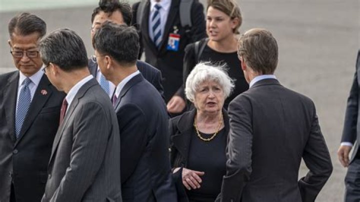 Yellen Lesbian Rumors Meet Her Husband Akerlof