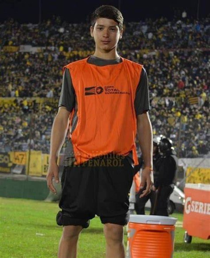 Young Darwin N&uacute;&ntilde;ez 🫡 r/LiverpoolFC