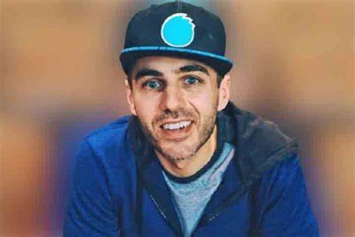 YouTuber Alex Clark's Wiki Siblings, Wife, Net Worth, Card game, Studio71