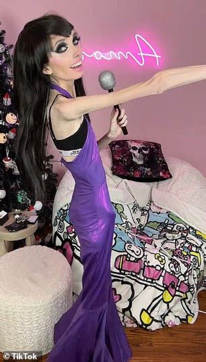 YouTuber Eugenia Cooney's fans sign petition to REMOVE her channel as