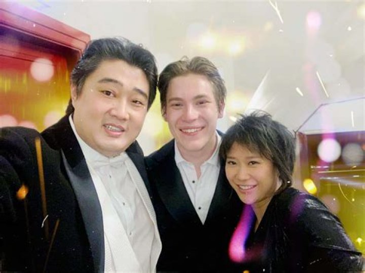 Yuja Wang comes out as a couple Slippedisc