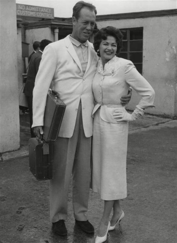 Yvonne De Carlo Overcame Career Trouble and Marital Woes