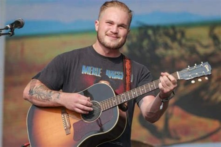 Zach Bryan Net Worth 2023 Songs Wife Girlfriend Age Tour