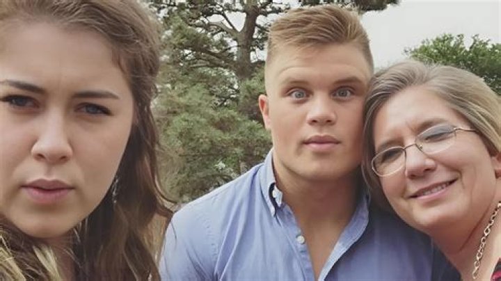 Zach Bryan Siblings Meet Mackenzie &raquo; AmericanLoaded