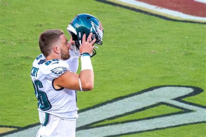 Zach Ertz Rumors Eagles TE Not Seeking Contract Extension in Potential