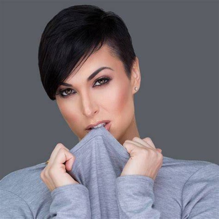 Zahra Elise Salary, Net worth, Bio, Ethnicity, Age Networth and Salary