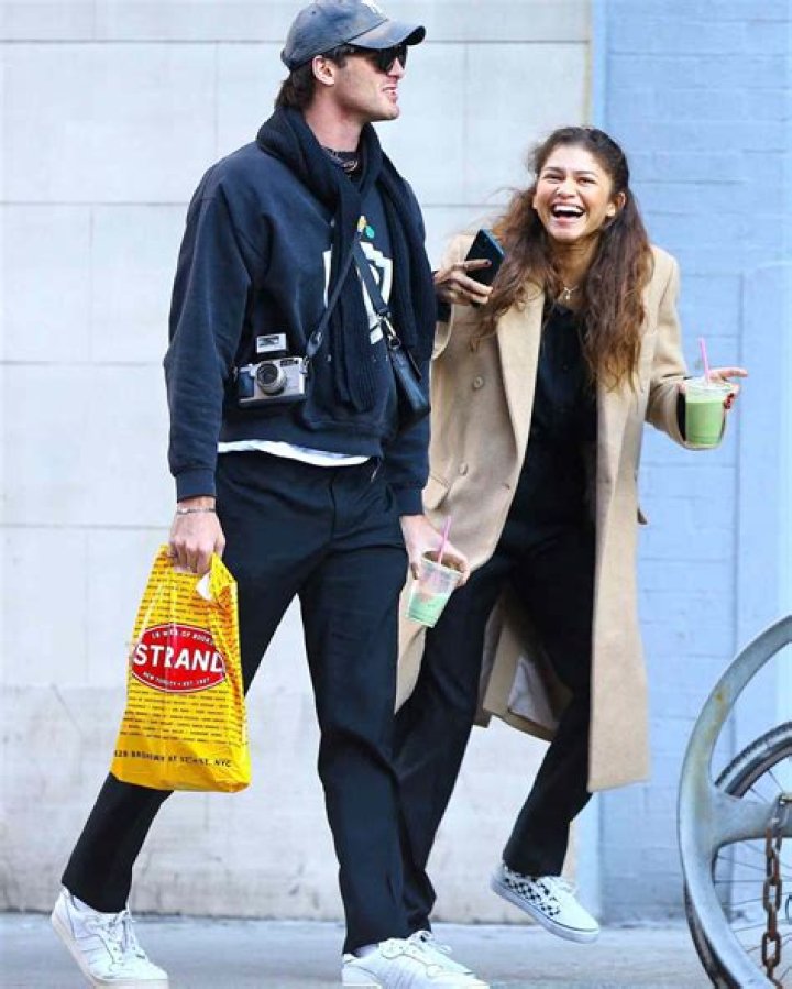 Zendaya And Jacob Elordi / Zendaya News, Articles, Stories & Trends for