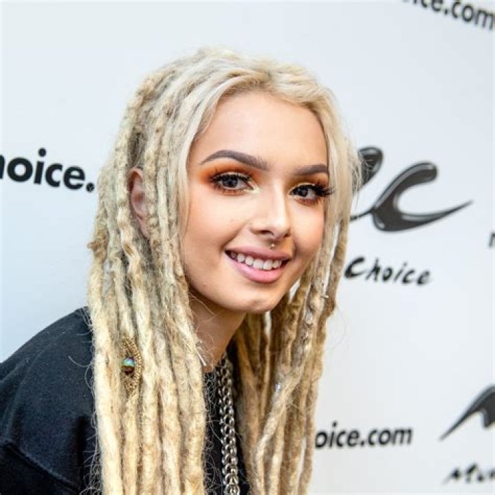 Zhavia Ward (Singer) Wiki, Bio, Age, Height, Weight, Figure Stats