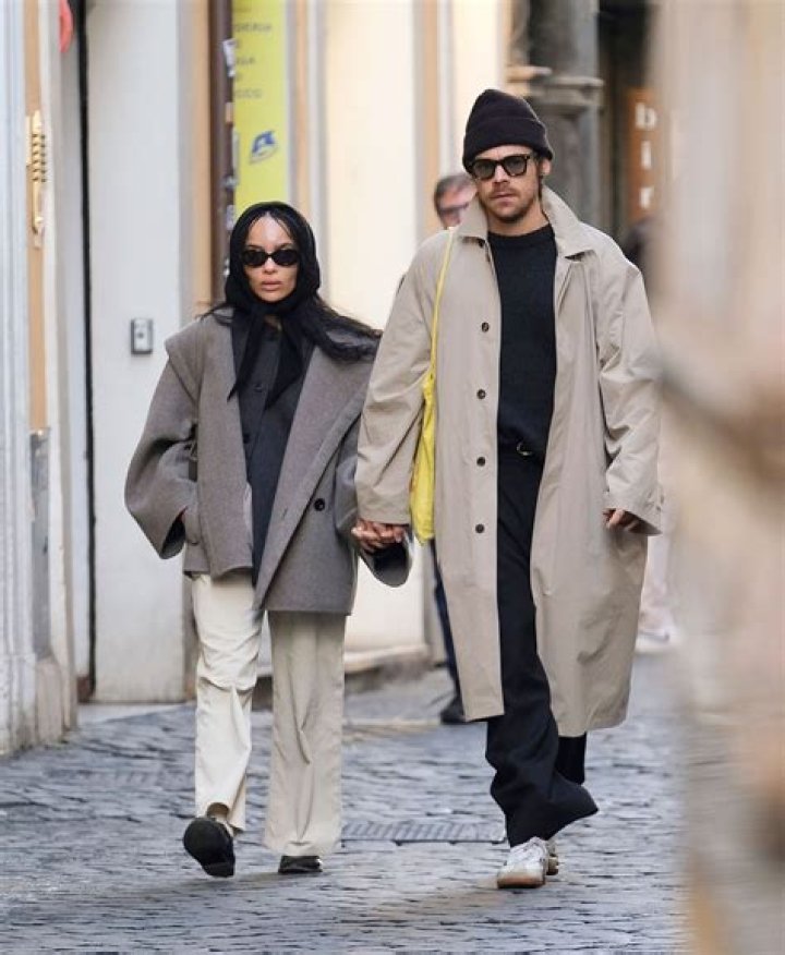Zoe Kravitz I've Struggled with Weight In The Past Photo 3139825