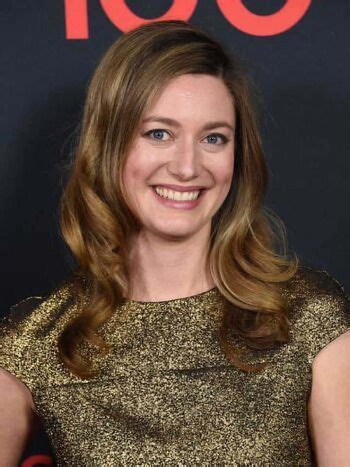 Zoe Perry Age, Height, Weight, Wiki, Boyfriend, Biography of Actress
