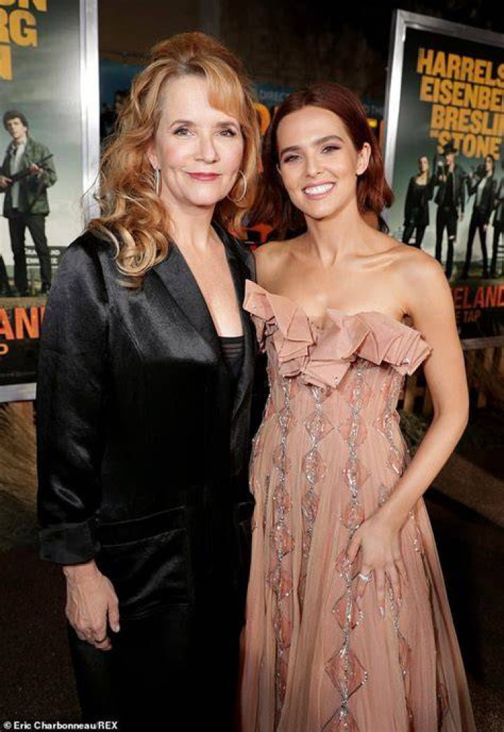 Zoey Deutch and mother Lea Thompson at Zombieland Double Tap premiere