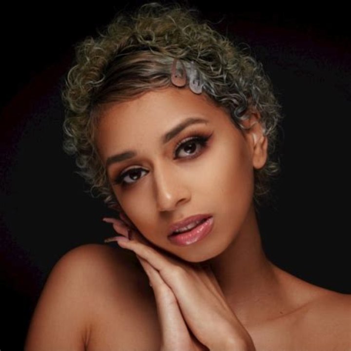 Zuri Zoltan Promotional Model Freelance, selfemployed LinkedIn